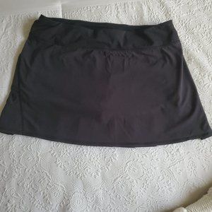 Lululemon Run Pace Setter Skirt Black Ruffles on back Black Size 10